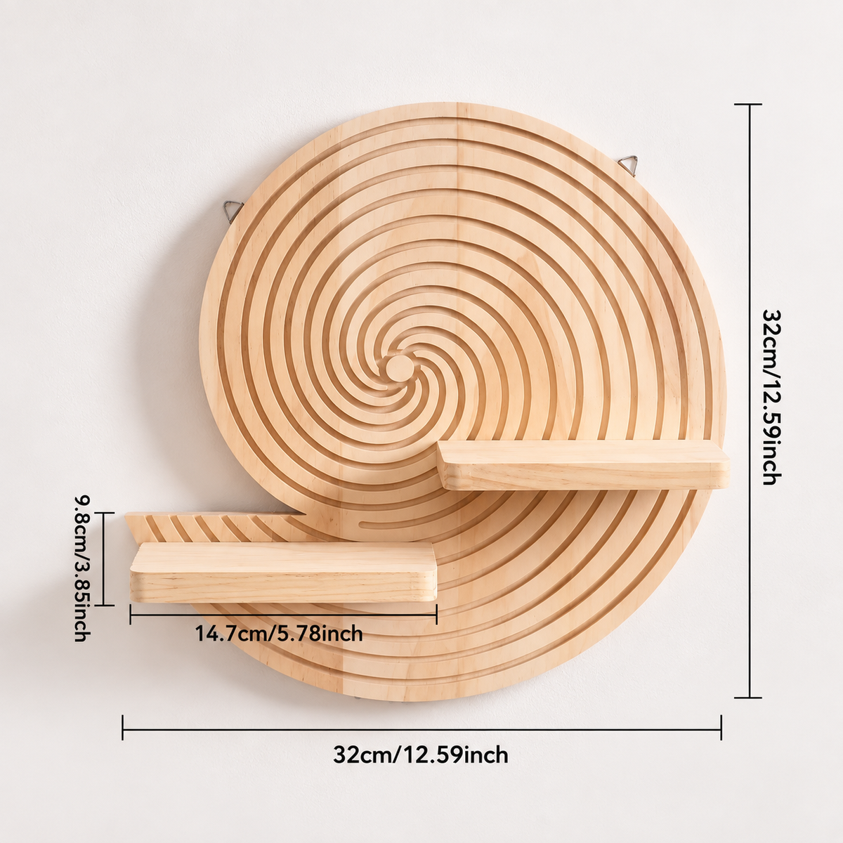 Schweberegal aus Holz mit Spiralmotiv